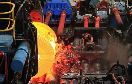 钢价被“狙击”！倒在“血泊”中(图2)