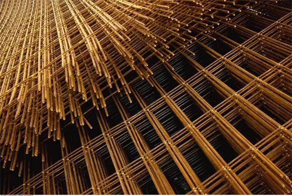 中国钢铁限产铁矿石价格大跌60%宝钢打破历史记录净赚291亿(图5)