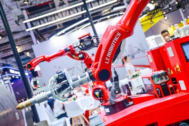 仁新机器人焊机：引领中国智造扬帆出海新征程(图2)