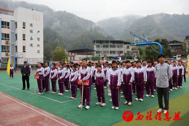 略阳略钢九年制学校2024年第二十届秋季田径运动会精彩开幕(图6)