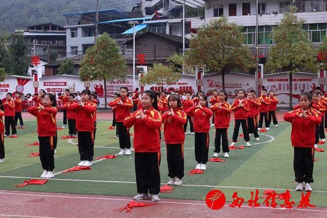 略阳略钢九年制学校2024年第二十届秋季田径运动会精彩开幕(图4)