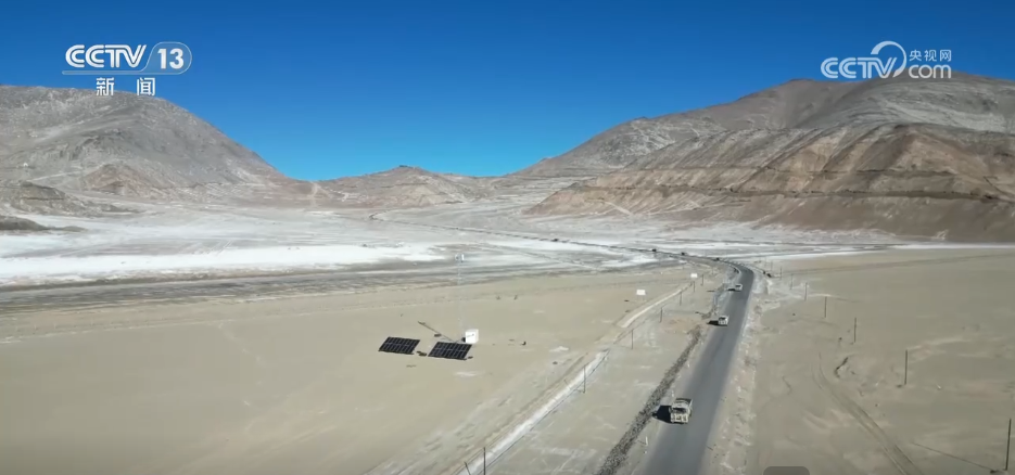 铁骑驰骋、勇闯天路高原汽车兵打造钢铁保障线运送物资到边防一线(图3)