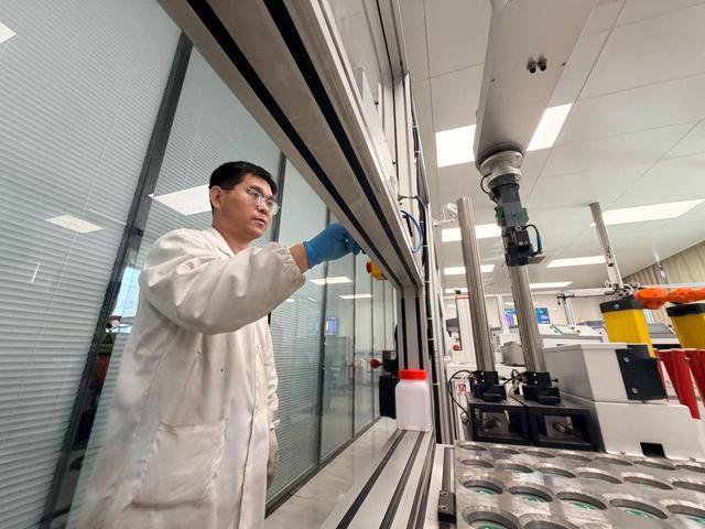 向“智”向“绿”！山东日照钢铁产业蝶变新生(图1)