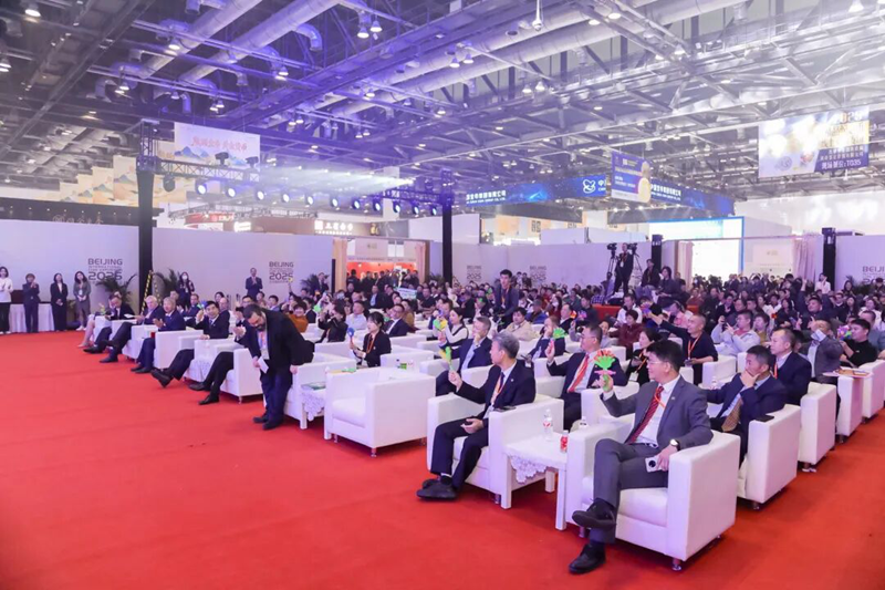 藏友齐聚钱博会见证“最受群众喜爱币”出炉(图2)